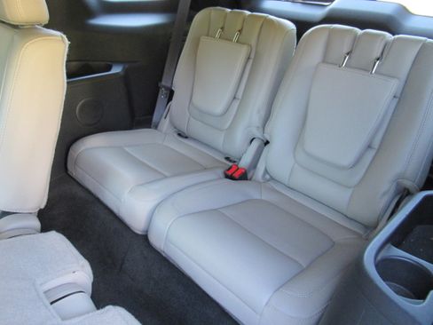 Used 2013 Ford Explorer XLT image 20