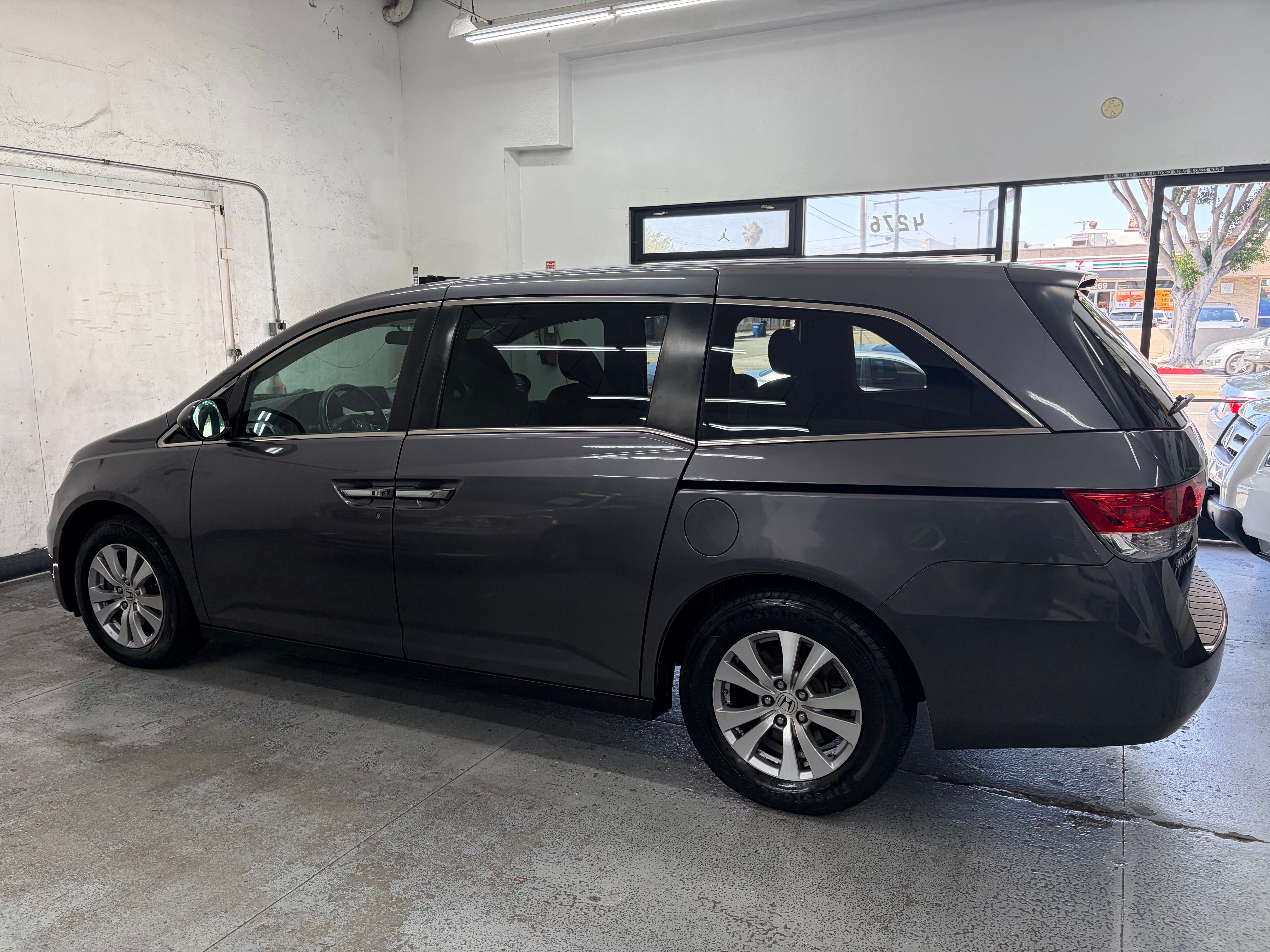 Used 2015 Honda Odyssey EX image 3