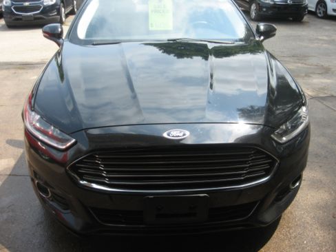 Used 2016 Ford Fusion Titanium Hybrid FWD image 2