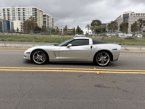 Used 2009 Chevrolet Corvette image 2