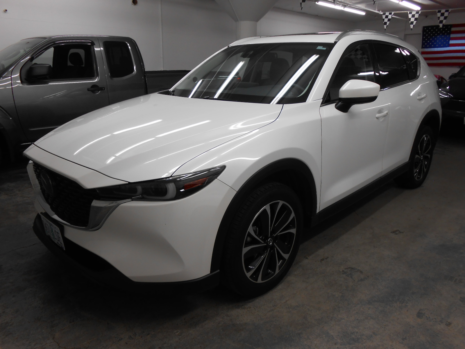 Used 2022 MAZDA CX-5 AWD 2.5 S w/ Premium Package image 2