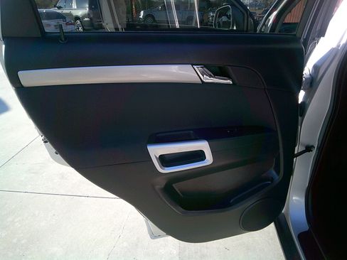 Used 2012 Chevrolet Captiva Sport LS image 12