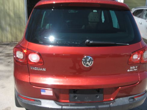 Used 2011 Volkswagen Tiguan 4Motion AWD/4WD image 5