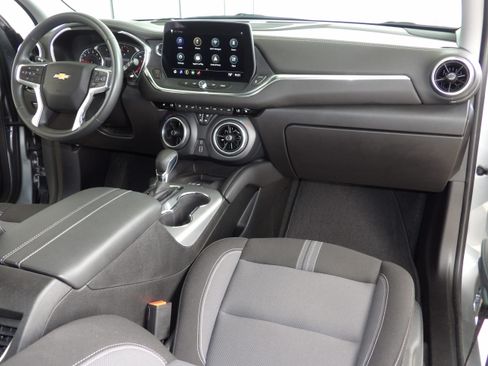 Used 2024 Chevrolet Blazer FWD LT w/ 2LT image 4