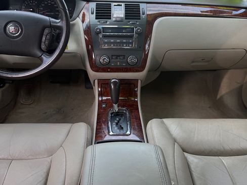 Used 2007 Cadillac DTS Luxury image 10