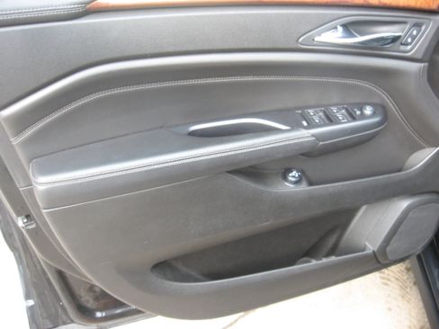 Used 2014 Cadillac SRX AWD Performance image 8