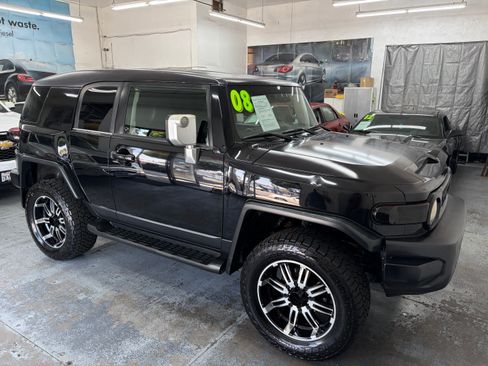 Used 2008 Toyota FJ Cruiser 4WD image 7