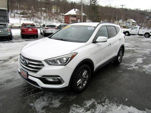 Used 2017 Hyundai Santa Fe Sport image 4