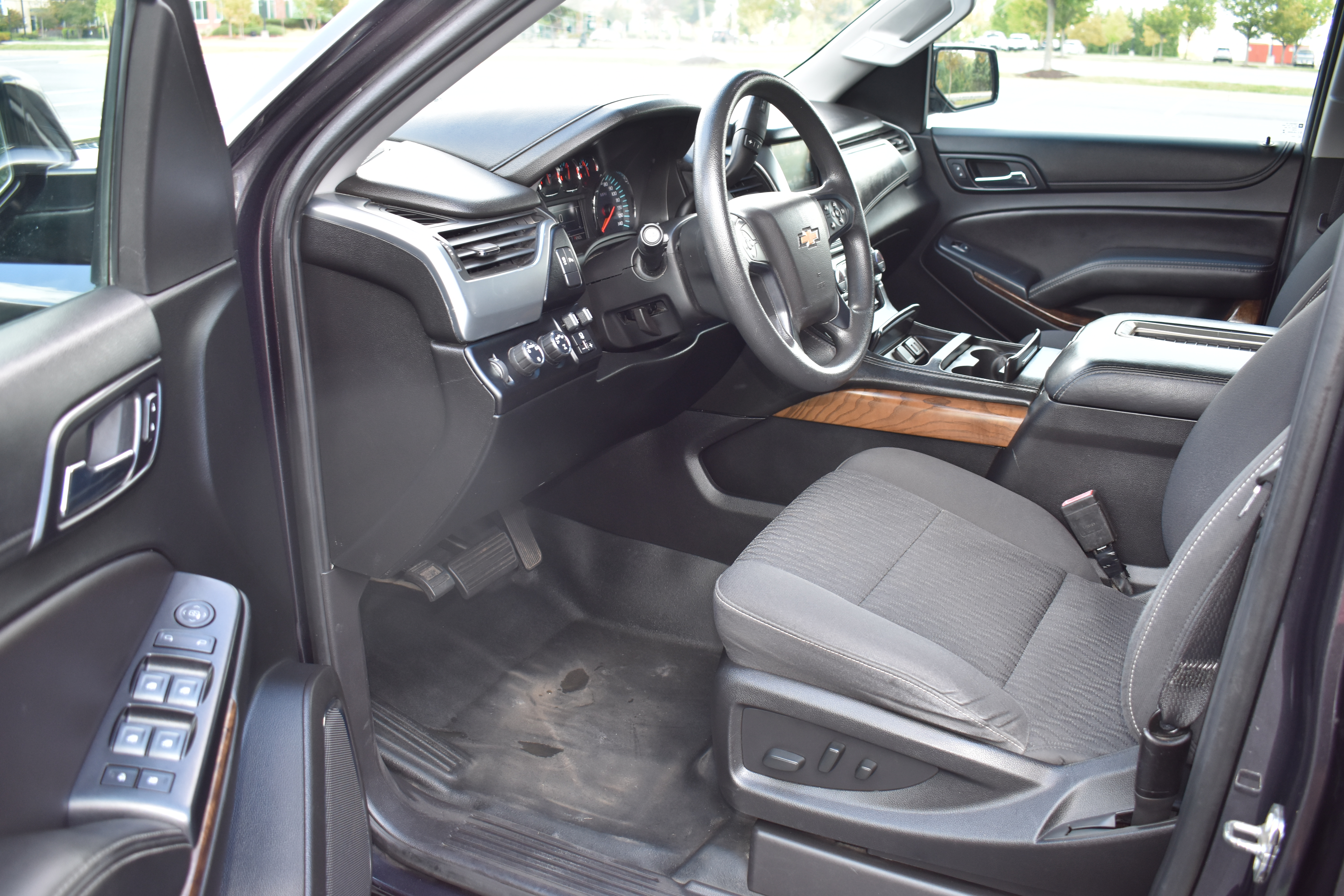 Used 2018 Chevrolet Tahoe 4WD image 22