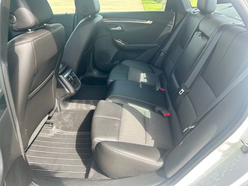 Used 2015 Chevrolet Impala LT image 18