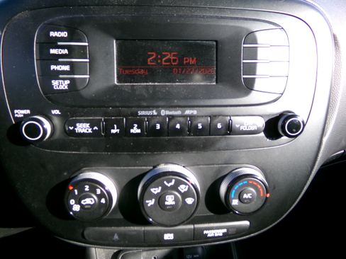 Used 2015 Kia Soul image 17