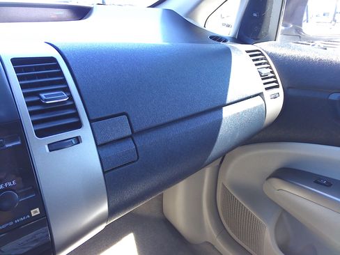 Used 2007 Toyota Prius w/ Package 6 FWD image 17