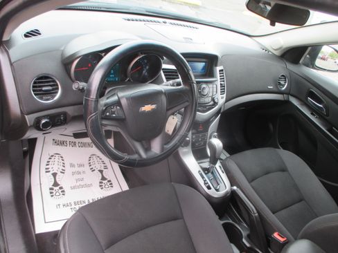Used 2014 Chevrolet Cruze LT FWD image 7