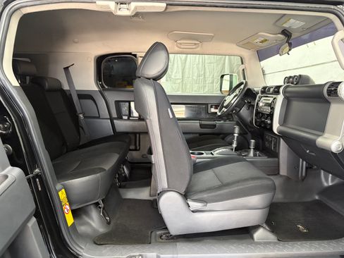 Used 2008 Toyota FJ Cruiser 4WD image 12