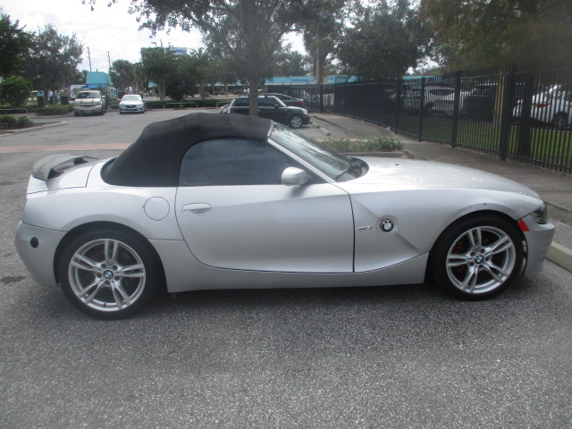 Used 2006 BMW Z4 3.0i Roadster RWD image 1