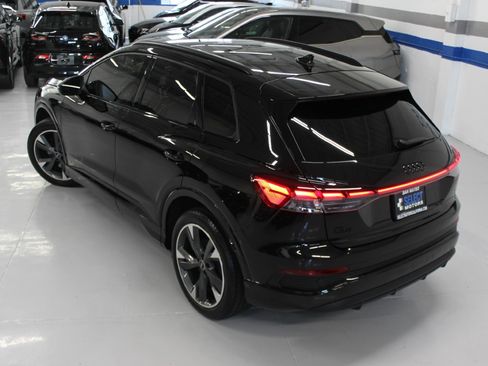 Used 2024 Audi Q4 e-tron quattro Prestige AWD/4WD image 14