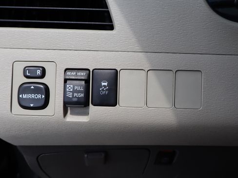 Used 2013 Toyota Sienna XLE Minivan FWD image 20