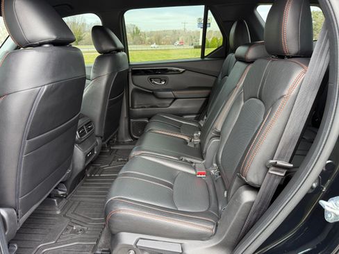 Used 2023 Honda Pilot Sport image 13