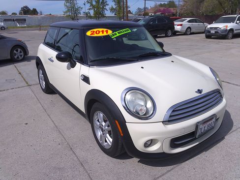 Used 2011 MINI Cooper image 1