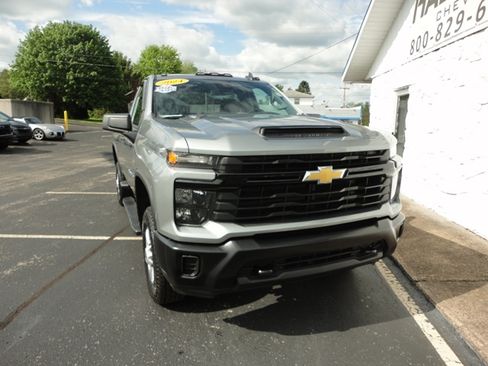Used 2024 Chevrolet Silverado 2500 W/T image 4