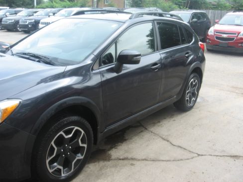 Used 2015 Subaru XV Crosstrek 2.0i Limited AWD/4WD image 1