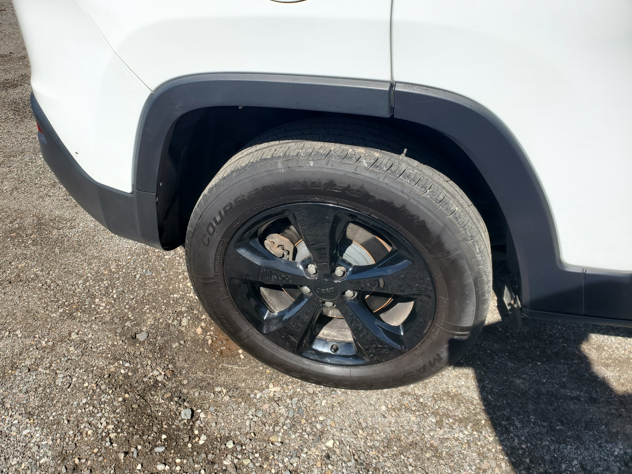 Used 2018 Jeep Cherokee 4WD Latitude image 10