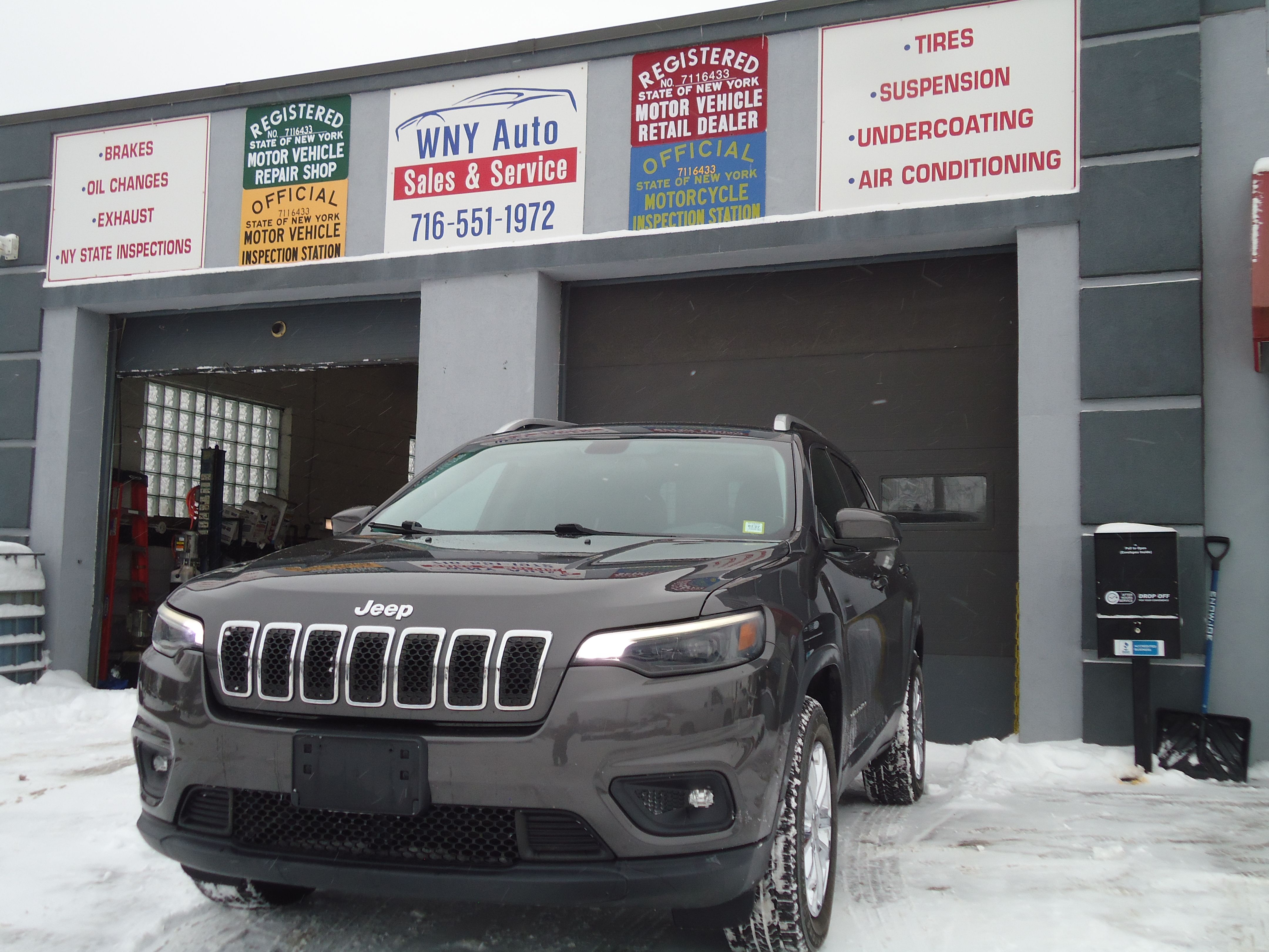 Used 2019 Jeep Cherokee Latitude Plus AWD/4WD image 1