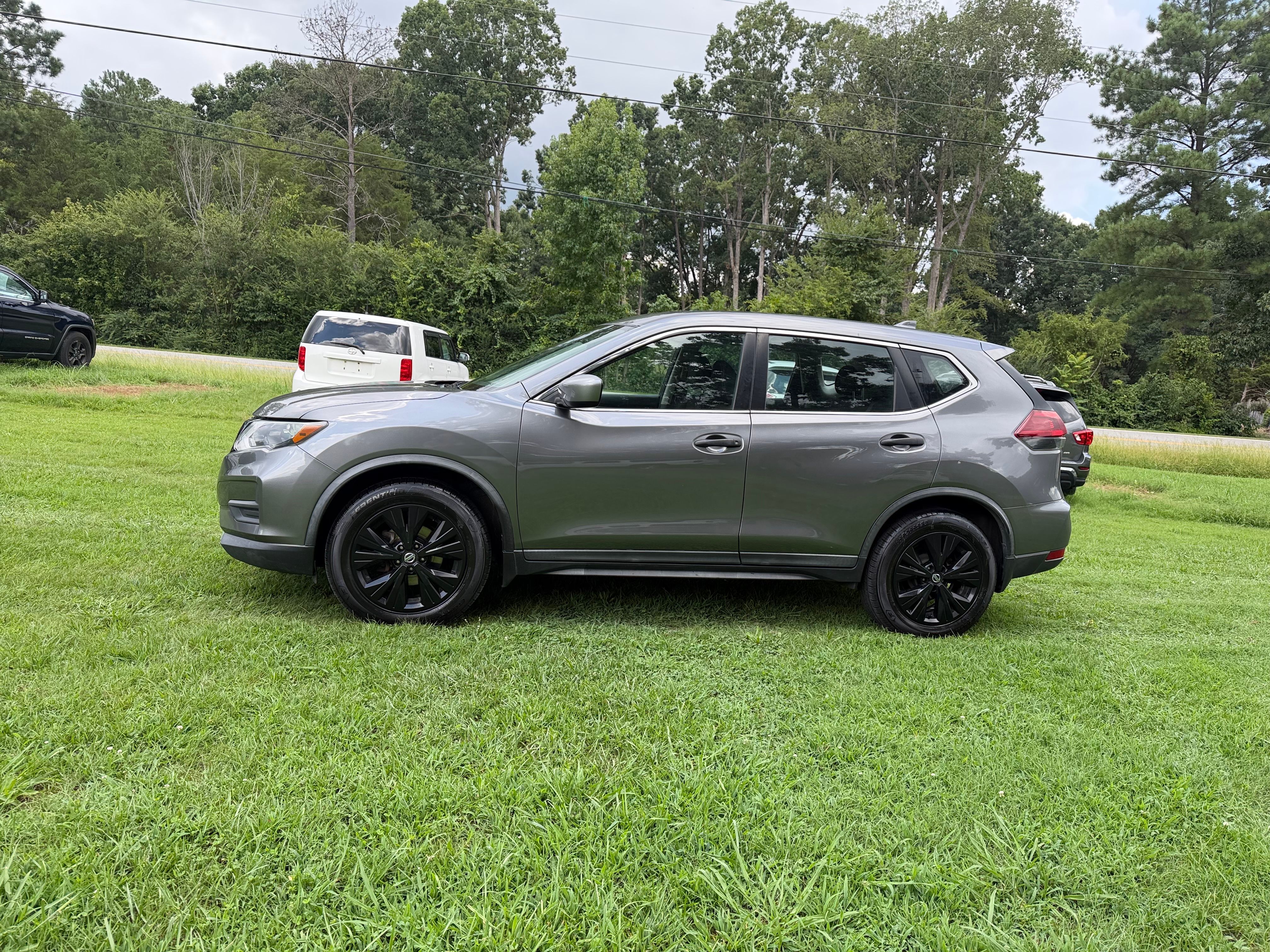Used 2018 Nissan Rogue AWD image 1