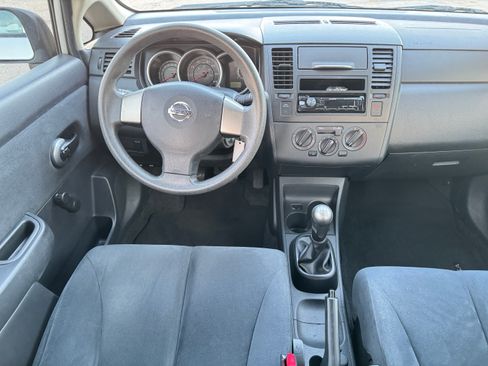 Used 2011 Nissan Versa image 22