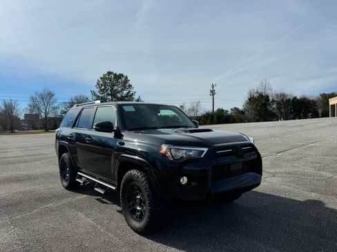 Used 2023 Toyota 4Runner TRD Off-Road Premium image 2