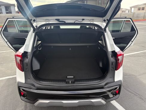 Used 2024 Kia Seltos SX image 13