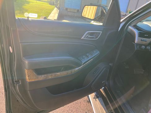 Used 2017 GMC Yukon XL Denali image 10