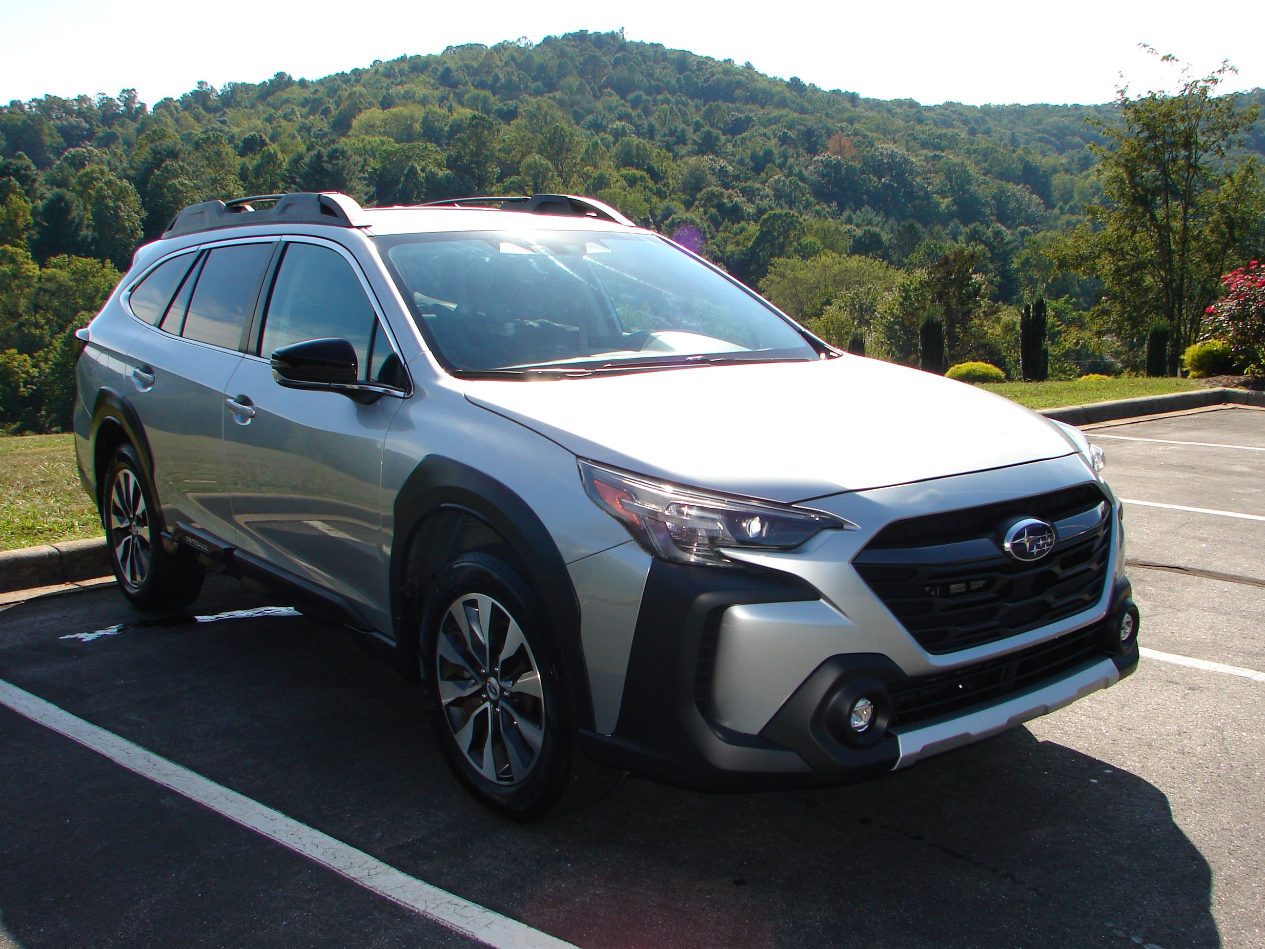 Used 2023 Subaru Outback Limited AWD/4WD image 15