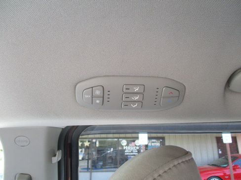 Used 2017 Kia Sedona LX FWD image 18