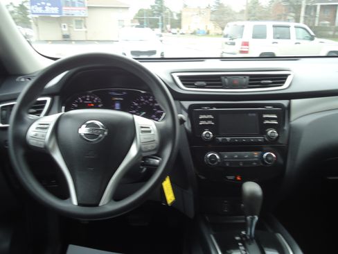 Used 2016 Nissan Rogue S image 7