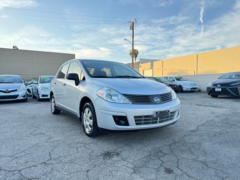 Used 2011 Nissan Versa image 11