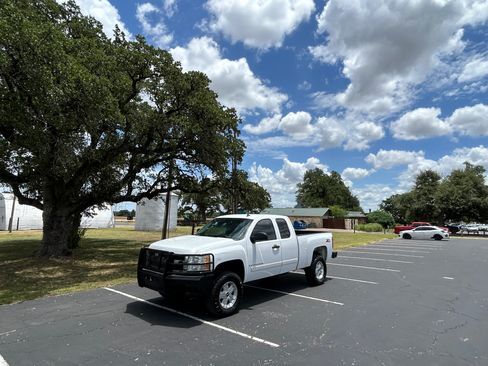 Used 2008 Chevrolet Silverado 1500 4x4 Extended Cab LTZ w/ Z71 image 4