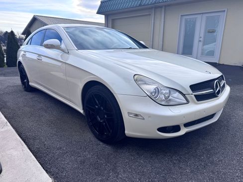 Used 2008 Mercedes-Benz CLS 550 image 4