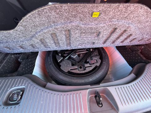 Used 2022 Chevrolet Trax LT image 28