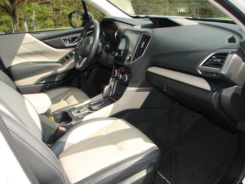 Used 2022 Subaru Forester Limited image 11