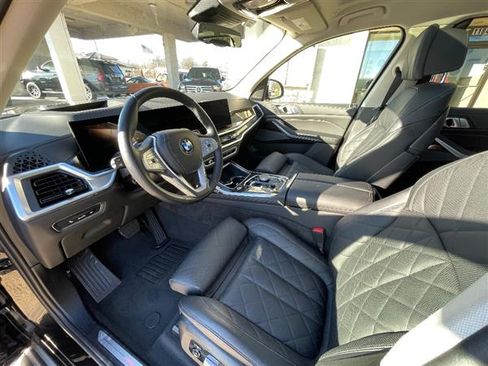 Used 2024 BMW X7 xDrive40i image 9