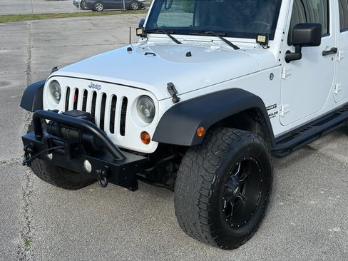 Used 2013 Jeep Wrangler Unlimited Sport image 17