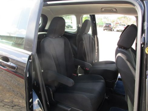 Used 2014 MAZDA MAZDA5 Sport FWD image 19