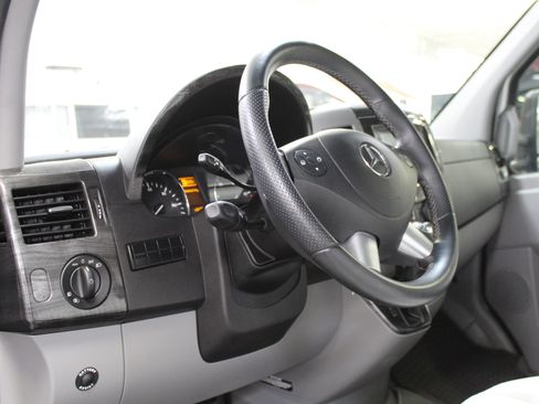 Used 2017 Mercedes-Benz Sprinter 3500 image 11