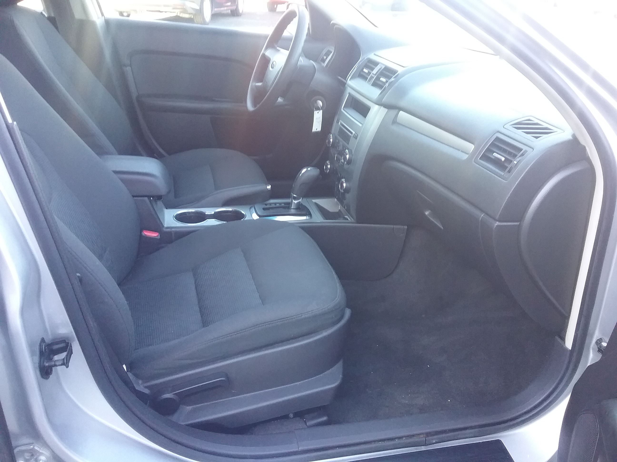Used 2011 Ford Fusion SE FWD image 8