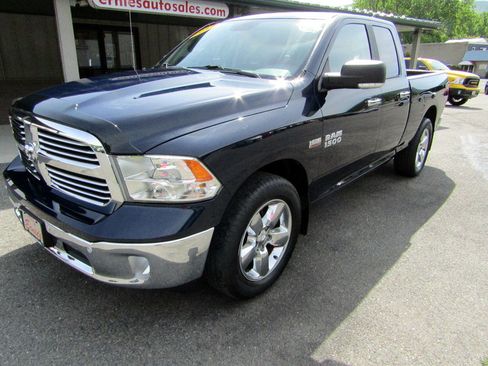 Used 2017 RAM 1500 4x4 Quad Cab SLT image 8