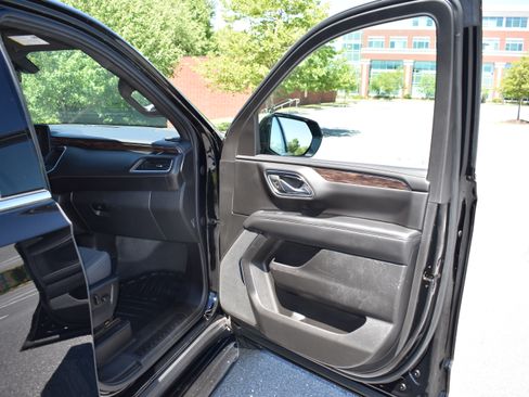 Used 2023 Chevrolet Tahoe 4WD image 26