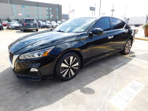 Used 2021 Nissan Altima 2.5 SV FWD image 4