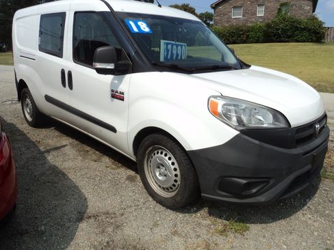 Used 2018 RAM ProMaster City Tradesman SLT image 3