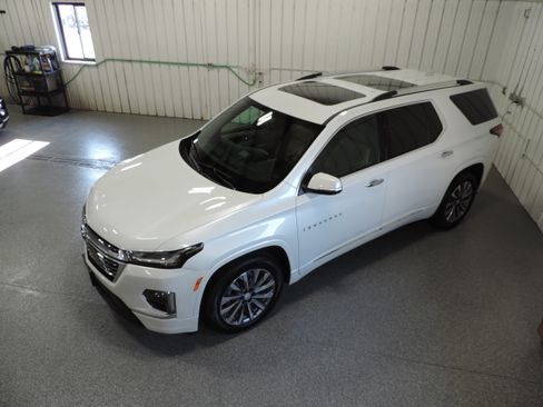 Used 2023 Chevrolet Traverse Premier image 15